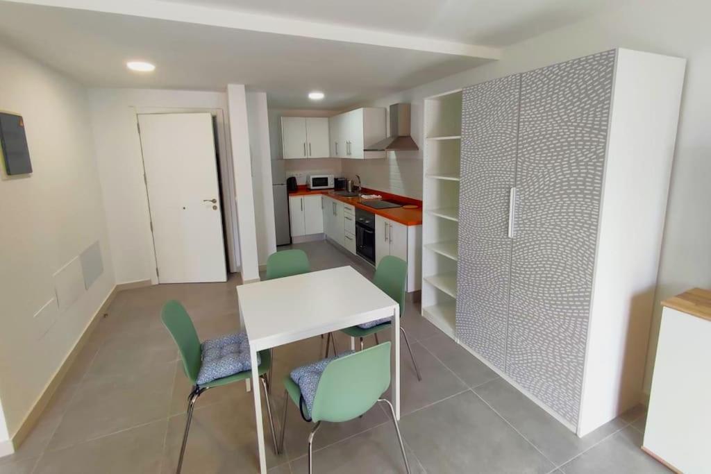 Apartament Near The Ocean In Playa San Juan Екстериор снимка